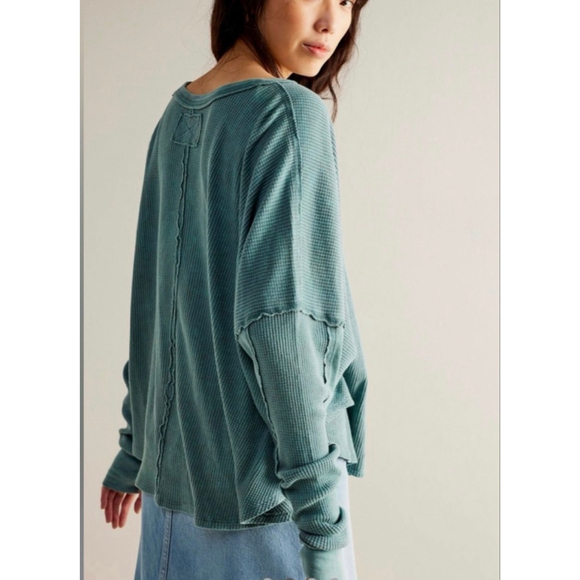 We The Free Microphone Drop Thermal NWOT Size Medium Silver Pine - Picture 3 of 6